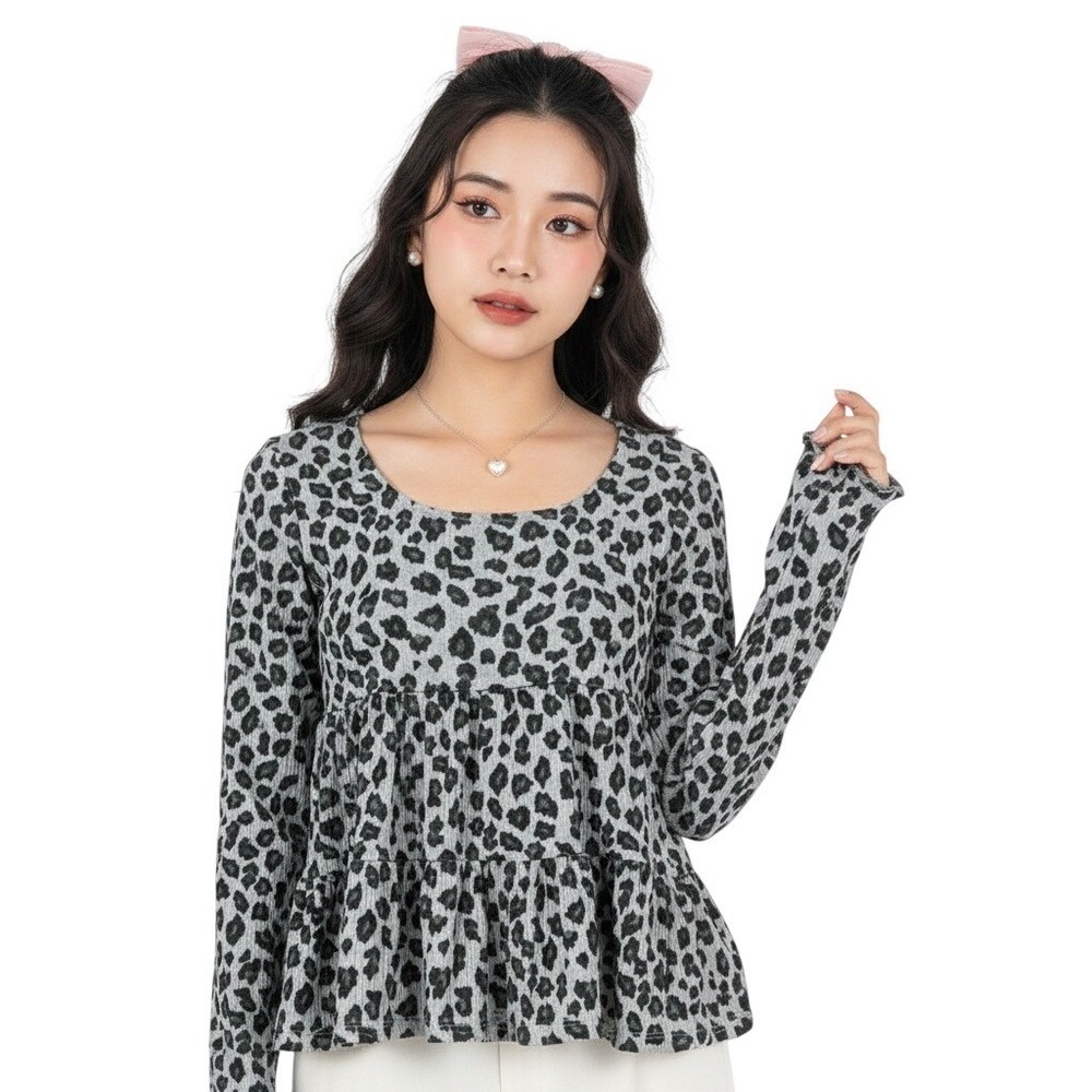 NWT Love Fire Leopard Print Peplum Ribbed Long Sleeve Top Grey Animal Size XS